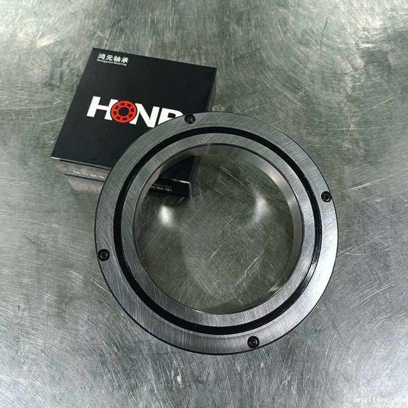 交叉滚子转盘轴承与普通的转盘轴承对比有哪些优势？